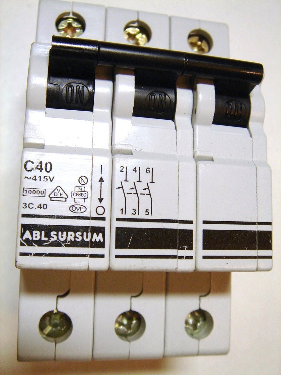 Ae 1031 автоматический выключатель фото
