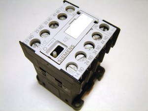  
	Minikontaktor 3-faasiline 10A(6,5kW), 3TH2040-0BF4, Siemens 
