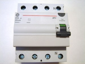  
	Aвтомат тока утечки 3-фазный 25 A, 30мA(0,03A), General Electric, BPC425/030, 606208 
