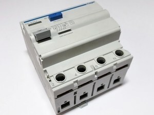  
	Aвтомат тока утечки 3-фазный 40 A, 30мA(0,03A), Hager, CD441J, 161638 

