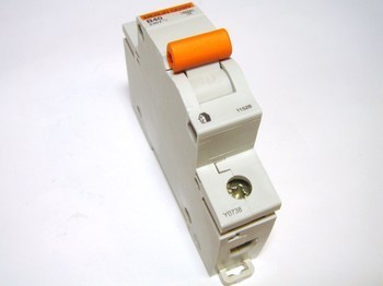 <p>
	Модульный автоматический выключатель 1-фазный, B 40A, Merlin Gerin, Domae, 11528</p>
