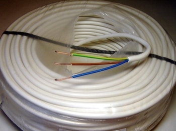 <p>
	<span style="color:#ff0000;">Безгалогенный</span> медный кабель 3 G 2,5 мм², XPJ-HF D, Draka</p>
