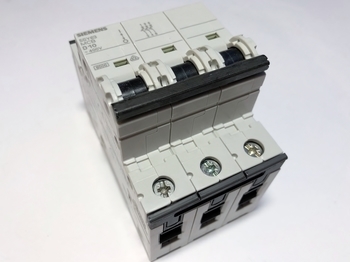 <p>
	Модульный автоматический выключатель 3-фазный,&nbsp;D 10A, Siemens, 5SY6310-8</p>
