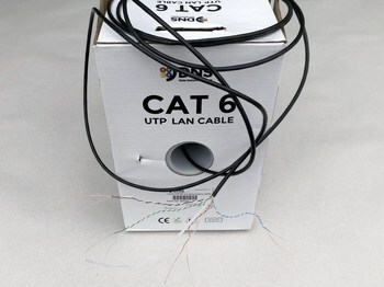 <p>
	Куплю уличный компьютерный кабель UTP Cat 6, 4 x 2 x 0,5 мм</p>
